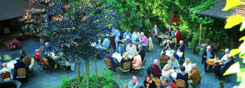 Restaurants in Schweigen-Rechtenbach: Weingut & Weinstube Jlg