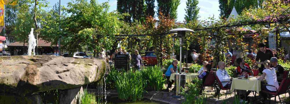 Restaurants in Edesheim: Weingut Anselmann Brunnenterrasse